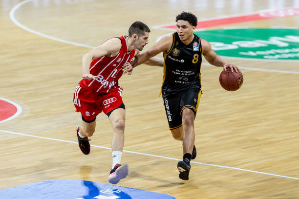 包括土耳其 包括土耳其