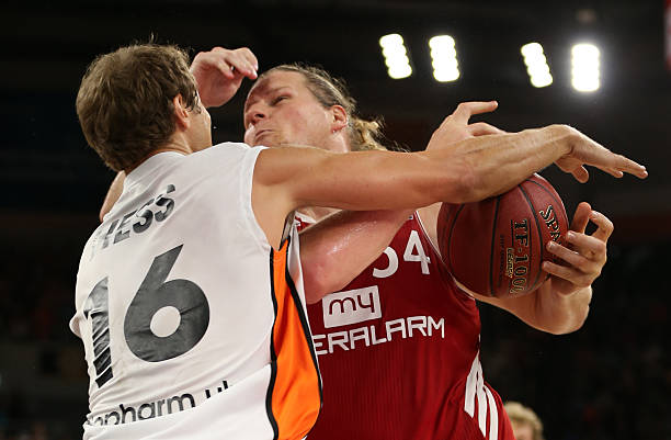 方面有着极 方面有着极